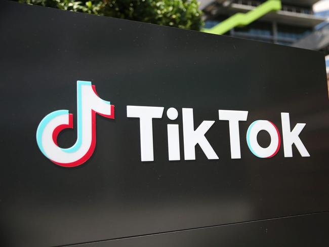 CULVER CITY, CALIFORNIA - AUGUST 27: The TikTok logo is displayed outside a TikTok office on August 27, 2020 in Culver City, California. The Chinese-owned company is reportedly set to announce the sale of U.S. operations of its popular social media app in the coming weeks following threats of a shutdown by the Trump administration.   Mario Tama/Getty Images/AFP == FOR NEWSPAPERS, INTERNET, TELCOS & TELEVISION USE ONLY ==