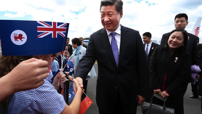 President Xi Jinping meets school children at Hobart International Airport.