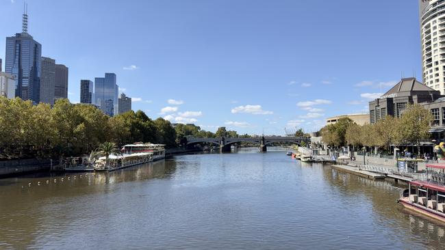 A fuel-like stench engulfs Yarra River after suspected fuel leak. Picture: David Geraghty