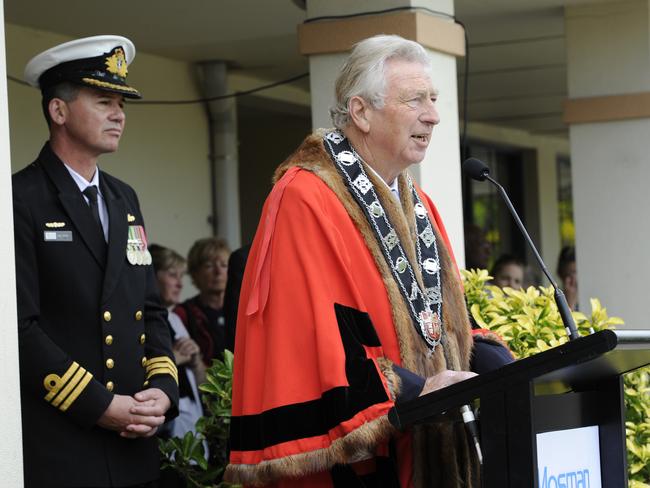 Cr Abelson in his mayoral robes.