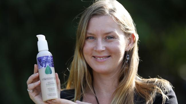 Narelle Chenery runs a group that has sponsored the anti-vaxxer’s tour.  Picture: Regi Varghese