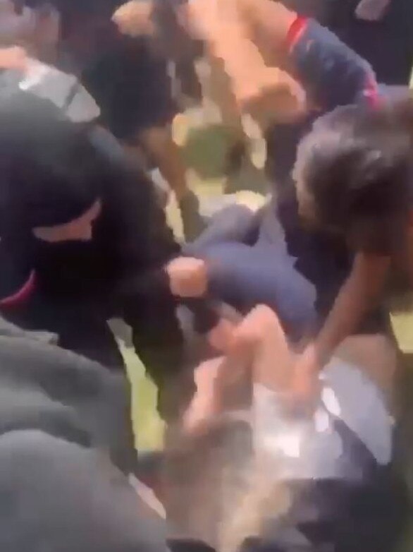 James Busby High School students attack a year 9 girl …