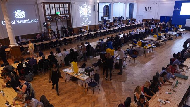 Brexit Results Polls Close As EU Referendum Vote Over Live News   6f1a4a916bdffd15ac86338e6799f6d9