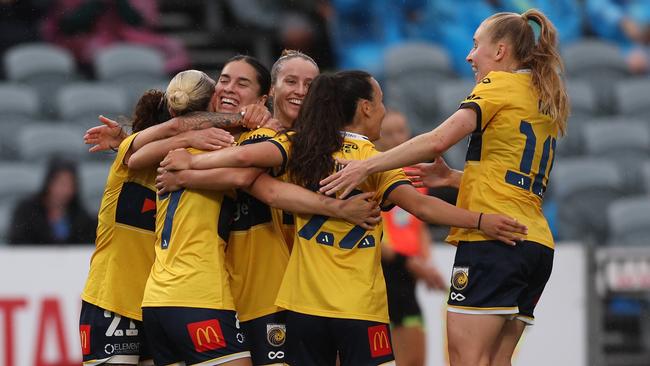 GOSFORD, AUSTRALIA - NOVEMBER 02: Isabel Gomez of the Mariners celebrates a goal with team mates during the round one A-League Womens match between Central Coast Mariners and Sydney FC at Industree Group Stadium on November 02, 2024 in Gosford, Australia. (Photo by Scott Gardiner/Getty Images)