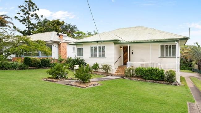 82 Petersen St, Wynnum goes to auction at 5pm