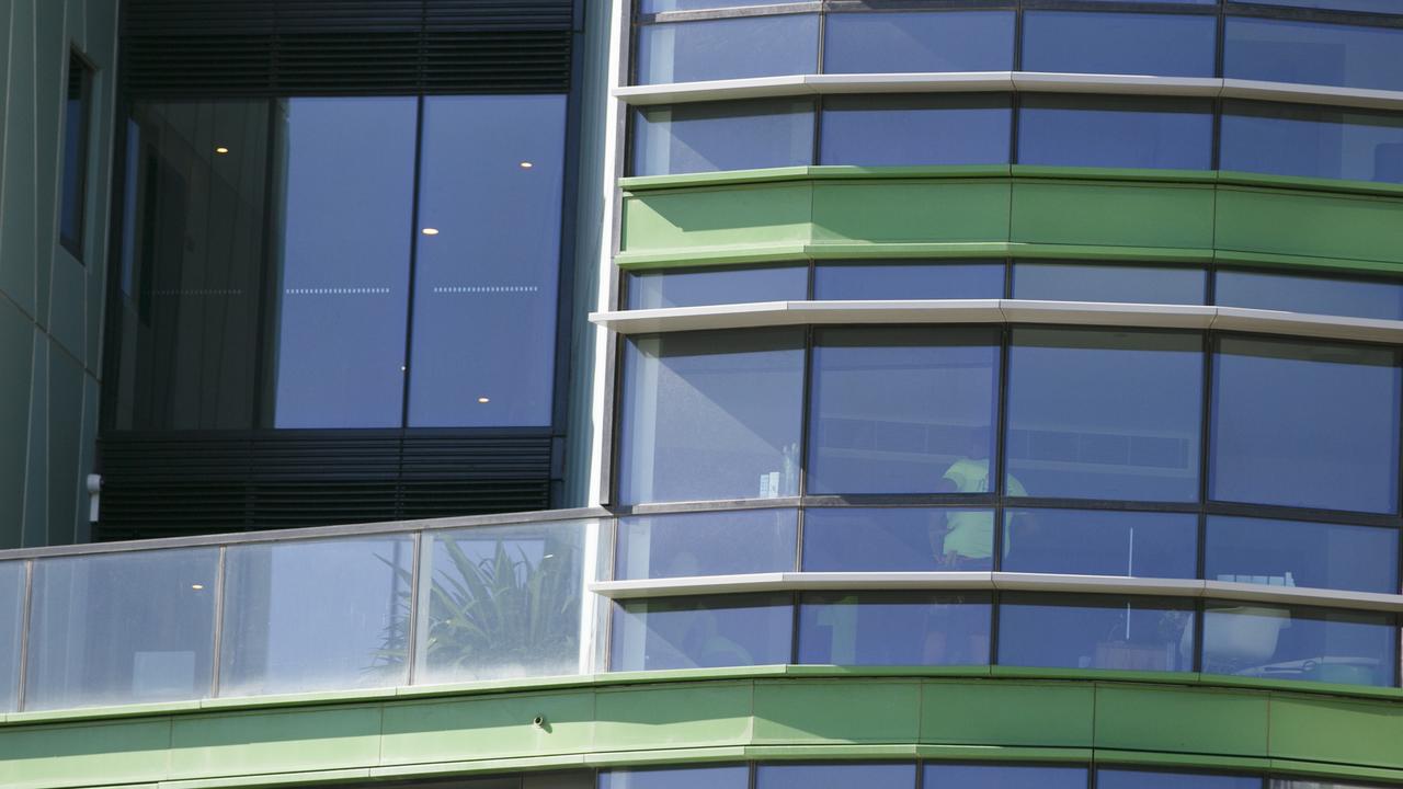 More cracks appear in Opal Tower