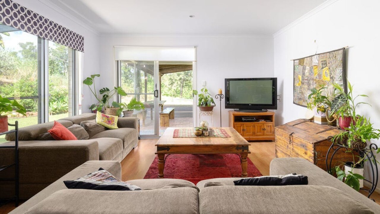 Long Rd, Pie Creek. This 1.28ha, three bedroom, two bathroom house surrounded by leafy green trees, is a humble house designed for nature lovers who want to wake up with the early sun and watch light dance around the surrounding leafy green foliage.