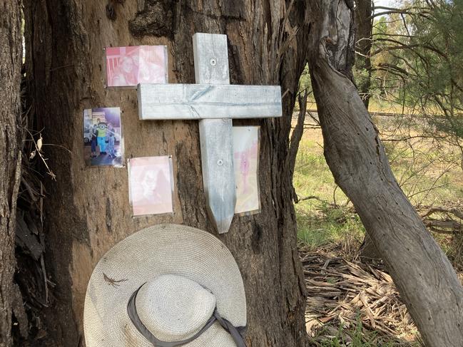 A memorial for one of the crash victims who lost their life at the intersection of Old Mendooran and Boothenba roads. Picture: Ryan Young