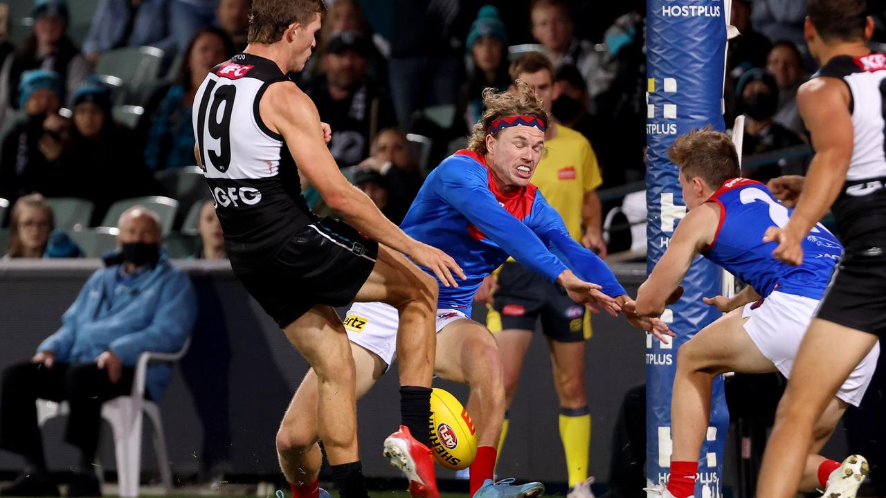 Mitch Georgiades will have nightmares over this moment after running into trouble in the goalsquare following a sustained gallop downfield.