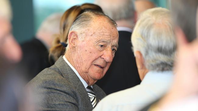 Ken Arthurson has spoken out over the poor treatment of mate Bob Fulton.