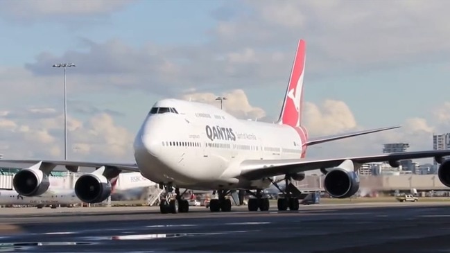 Qantas Boeing 747 Leaves Sydney On Farewell Flight | News.com.au ...