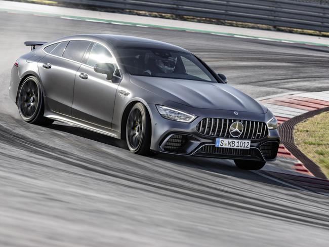 AMG GT 63 S viertÃ¼riges CoupÃ©AMG Carbon-Paket ExterieurExterieur:AuÃŸenfarbe: Graphitgrau magno Rad: AMG Schmiederad â€žQueensland 2â€œ im 7-Doppelspeichen-Design, Farbvariante schwarzKraftstoffverbrauch kombiniert: XX l/100 km; CO2-Emissionen kombiniert: XX g/km //AMG GT 63 S four-door CoupÃ©AMG Carbon-packet ExteriorExterior:Exterior paint: graphite grey magnoWheel: AMG Performance wheels â€žQueensland 2â€œ in 7-double crossing design, colour variation blackFuel consumption combined: XX l/100 km; CO2 emissions combined: XX g/km