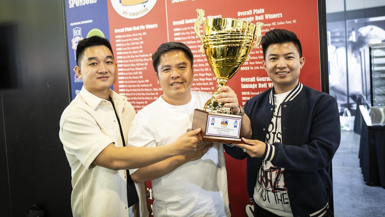 Thinking they were not a chance of winning, Huyen and Lam did not attend the winners' announcement and asked their friends Trung Tran, Hieu Le & Tien Nguyen to collect the trophy on their behalf.