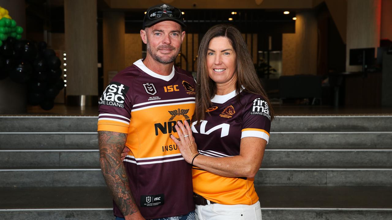 SYDNEY, AUSTRALIA : OCTOBER 01 2023:Broncos fans Wendy Shiperley and Brett Smith are seen outside the Park Royal Hotel in Parramatta in Sydney ahead of the Grand Final. Photo by: Newscorp: Daily Telegraph / Gaye Gerard