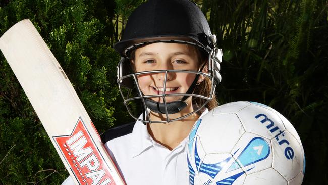 Like her idol Ellyse Perry, Jessika Nash has been touted as a future talent in both football and cricket.