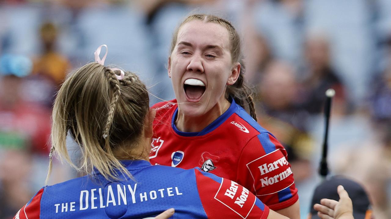 Tamika Upton scores the match winner during the NRLW Grand Final between the Newcastle Knights and the Gold Coast Titans at Accor Stadium, Sydney Olympic Park. Pics Adam Head