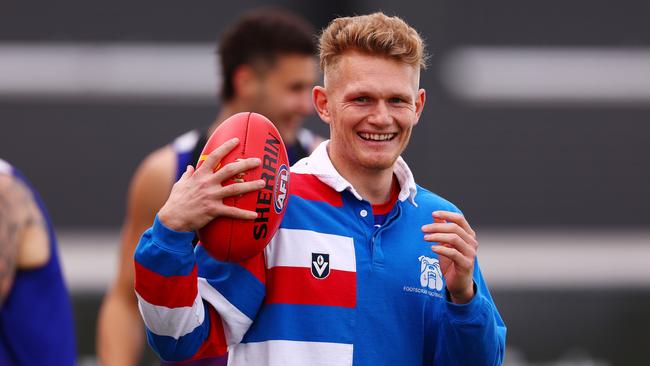 MELBOURNE, AUSTRALIA - AUGUST 27: Adam Treloar of the Bulldogs trains during a Western Bulldogs AFL training session at Whitten Oval on August 27, 2024 in Melbourne, Australia. (Photo by Morgan Hancock/Getty Images)