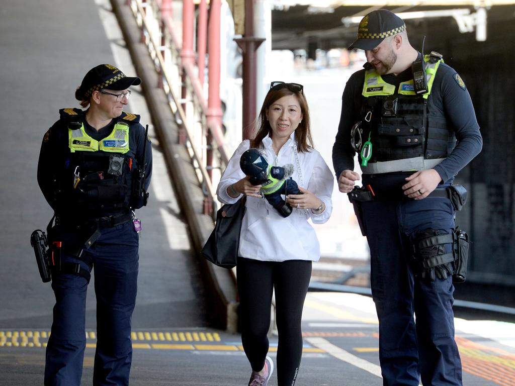 The girl’s mother thanked officers for staying with her and keeping her safe and calm. Picture: NCA NewsWire / Andrew Henshaw