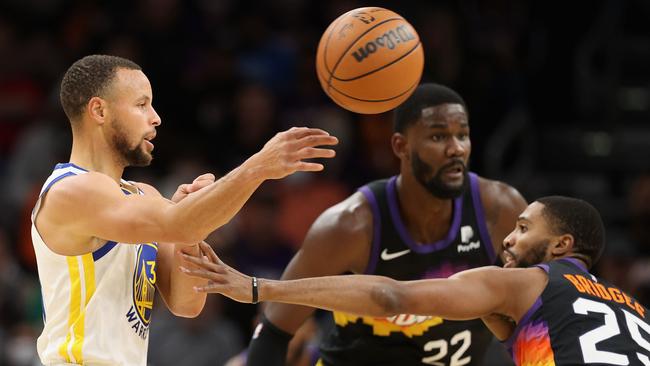 Steph Curry (left) had an awful shooting display against Phoenix. Christian Petersen/Getty Images/AFP