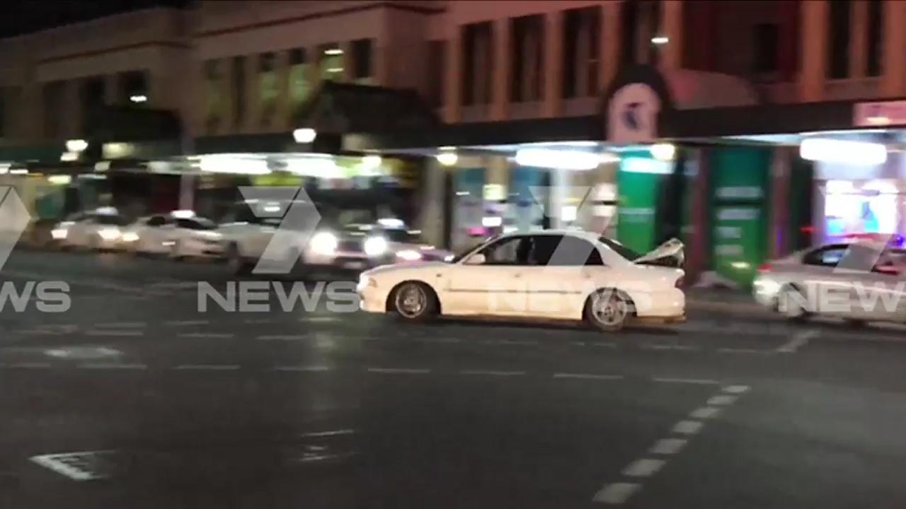 Nov 2016: SA Police chase Damien Keith Hall through CBD