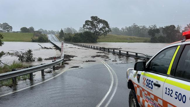 Bains Bridge is closed to all traffic due to flooding. Picture: NSW SES