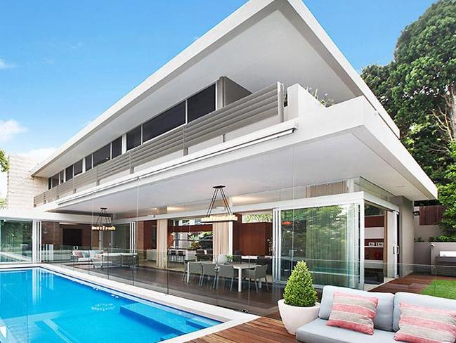 A house owned by tax fraud accused Jason Onley, bought in his wife's name, located in Fitzwilliam Rd, Vaucluse.