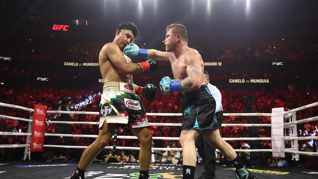 Mexican superstar Canelo Alvarez (right) is a legend of the sport.