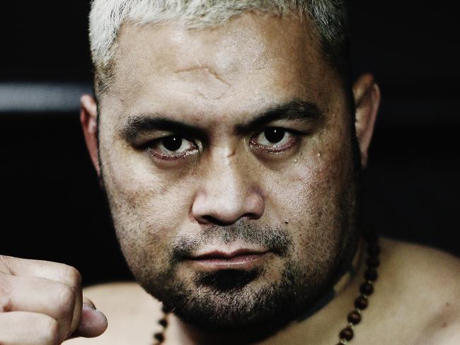 AUCKLAND, NEW ZEALAND - SEPTEMBER 03: (EDITORS NOTE: This image has been desaturated.) Mark Hunt poses during the UFC Fight Night media session at SKY TV Gym on September 3, 2014 in Auckland, New Zealand. (Photo by Hannah Peters/Getty Images)