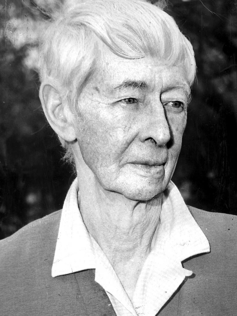 An artist, etcher, sculptor, writer, illustrator, scale modeler, and amateur boxer, Lindsay passed away on November 21, 1969, at the age of 90. He was the highest paid Australian artist of the time.