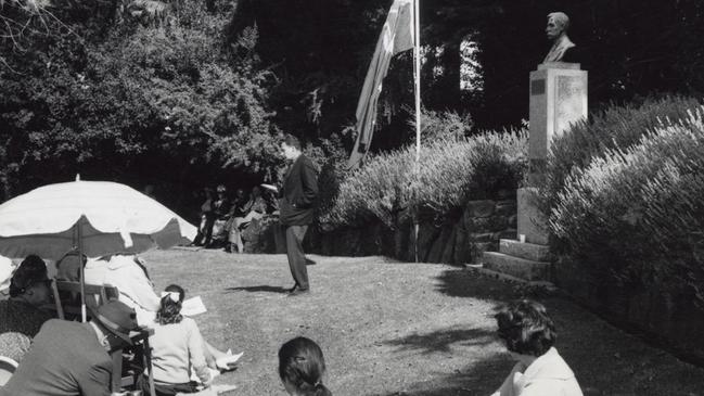 A ‘Lawson Meeting’ taking place at the Lawson memorial in Footscray Park, 1966. Picture: Aurora Photo Studio, State Library of Victoria