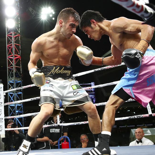 Andrew Moloney (left) beats Renoel Pael at Adelaide Oval in 2017. Picture Sarah Reed