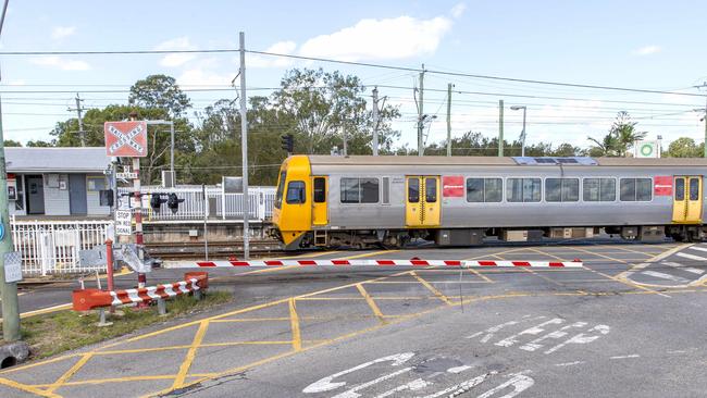 Lindum rail crossing. Picture: AAP/Richard Walker