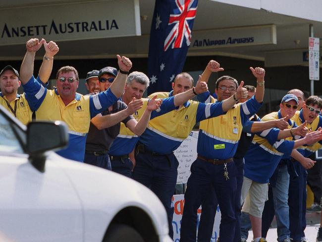 Ansett workers picketing outside the Ansett terminal at Melbourne Airport in 2001.