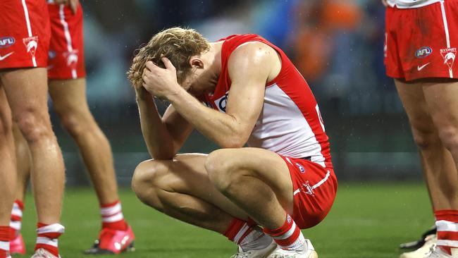 Dejected Callum Mills during the Sydney Derby XXV match between the Sydney Swans and GWS Giants at the SCG on April 29, 2023.  Photo by Phil Hillyard(Image Supplied for Editorial Use only - **NO ON SALES** - Â©Phil Hillyard )