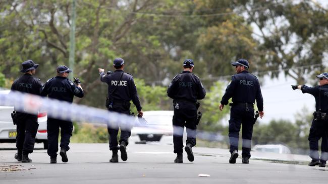 Police canvas Rymill Road in Tregear after a shooting Monday morning. Picture: NCA NewsWire / Damian Shaw