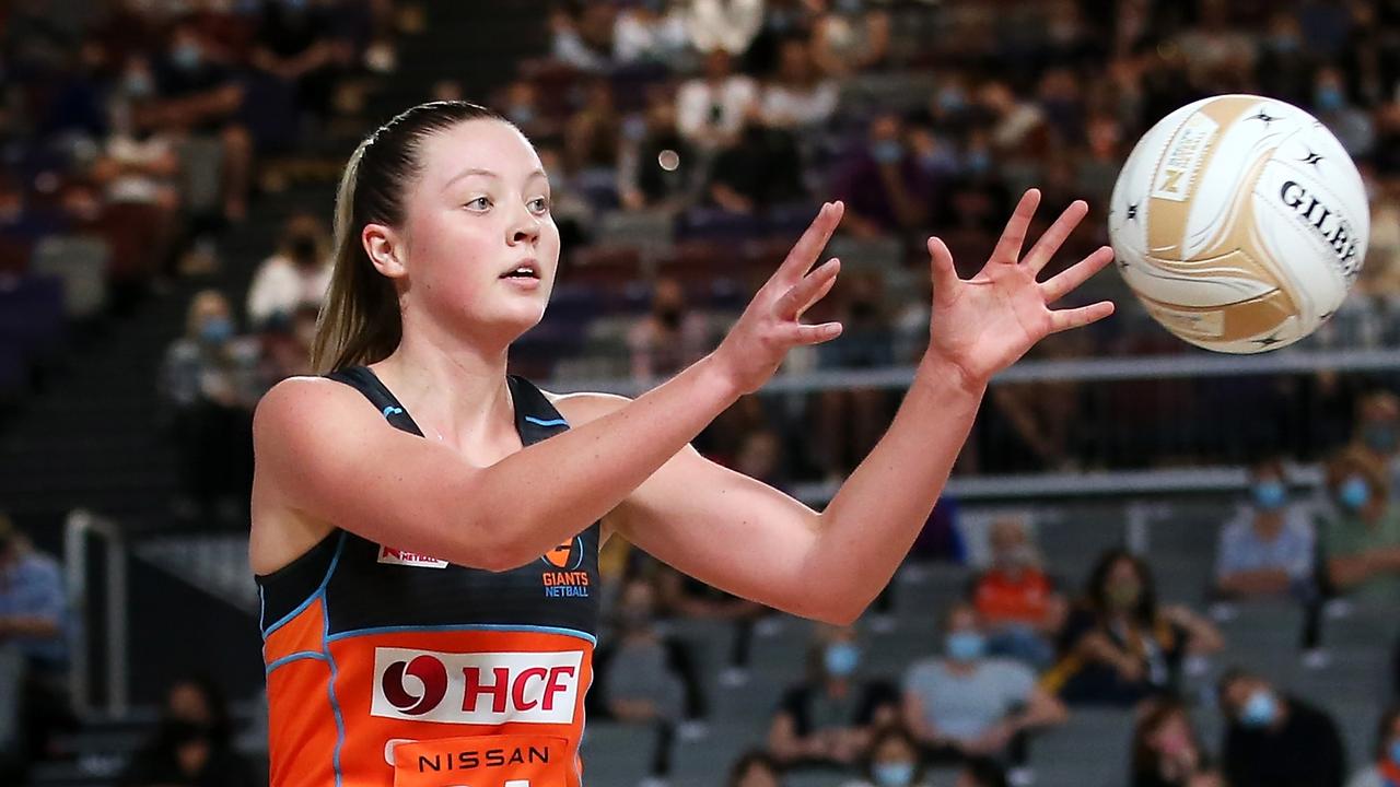 Rising star Sophie Dwyer has recommitted to the Giants.
