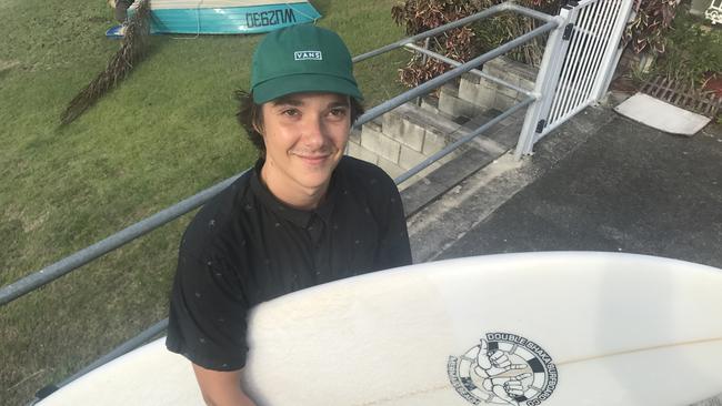 24-year-old French Canadian Victor Lussier-choquette says fellow surfer Nate Searle would have died if he wasn't there to rescue him.