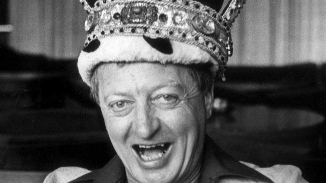 Graham Kennedy wearing his crown as King of Moomba. 1979