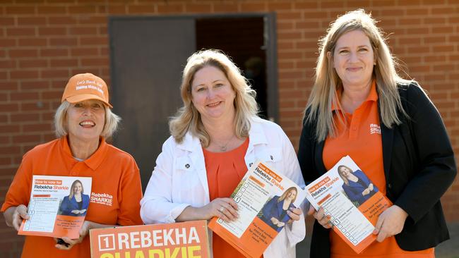 Rebekha Sharkie with volunteers Marie Graham and Jassmine Wood at Mt Barker High School. Picture: Naomi Jellicoe