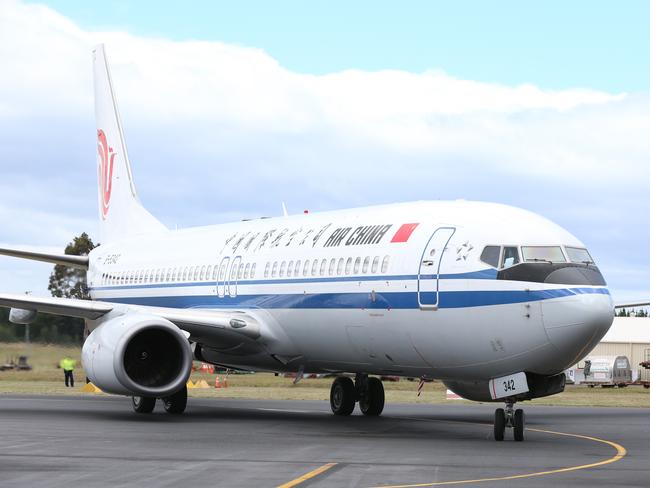 Arrival of Chinese President Xi Jinping and Madame Peng Liyuan at Hobart International Airport. Picture: NIKKI DAVIS-JONES