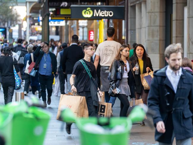 SYDNEY, AUSTRALIA - NewsWire Photos - JUNE 26, 2024:  A generic photograph of the Sydney CBD and its people.Picture: NewsWire / Christian Gilles