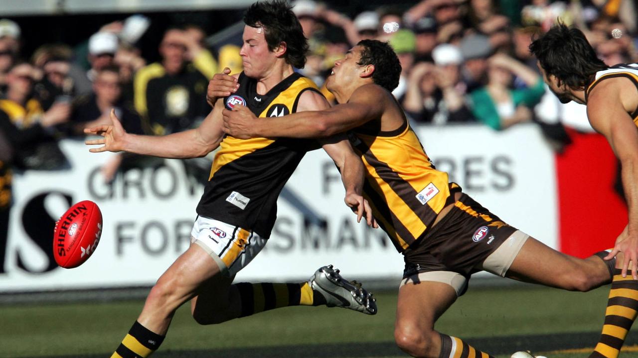 Flashback 2006 – Hawthorn versus Richmond at Aurora Stadium, Launceston, Hawthorn's Lance Franklin tackles Richmond's Andrew Raines