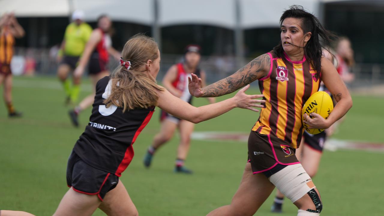 Jennifer Robinson from Manunda Hawks with the ball Picture: Nuno Avendano