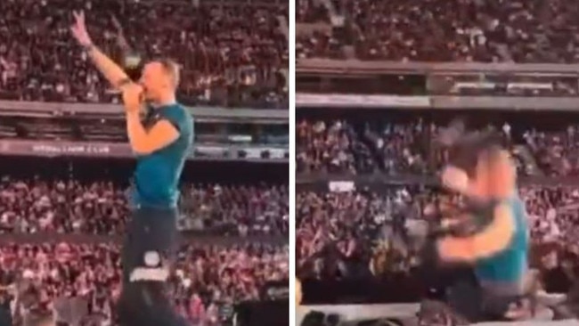 Chris Martin falls at Melbourne show