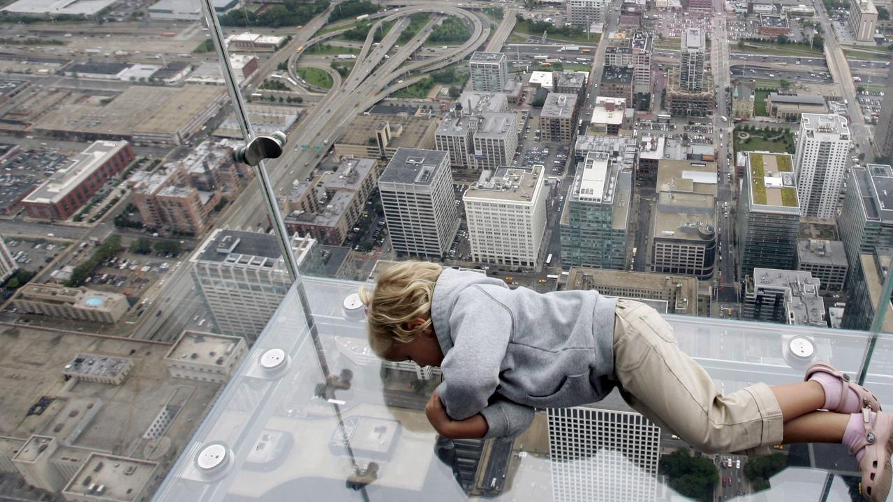 Chicago Willis Tower Skydeck Glass Floor S Under Visitors Feet News Com Au Australia Leading Site