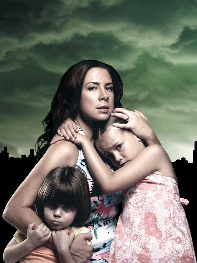 Kate Ritchie as Judi Kane in Underbelly: A Tale of Two Cities.