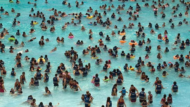 Mayor Tom Tate is visiting Chengdu where he is seeking inspiration for further cultural development. Chendu is home to this water park in the world’s largest building.