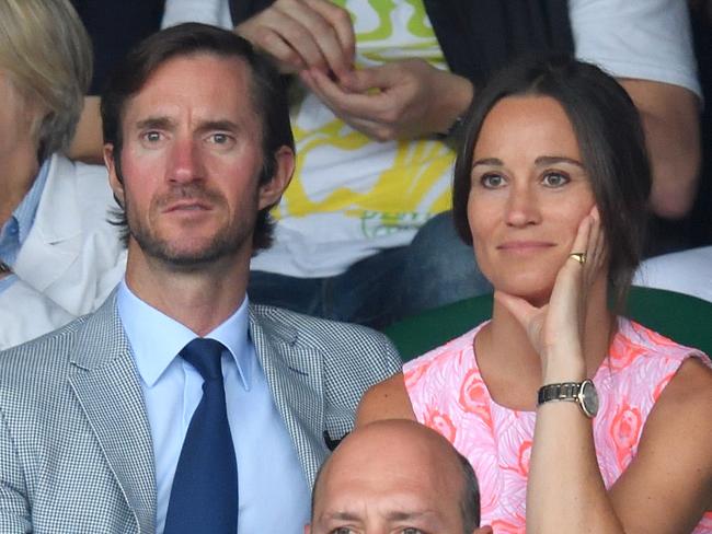 LONDON, ENGLAND - JULY 06:  Pippa Middleton and James Matthews attend day nine of the Wimbledon Tennis Championships at Wimbledon on July 06, 2016 in London, England.  (Photo by Karwai Tang/WireImage)