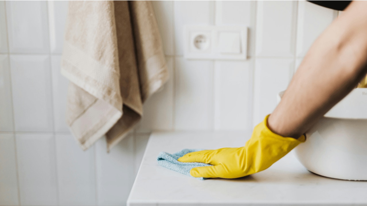 <h3><span>Who is taking on more household chores?&nbsp;</span></h3><p><span>Disappointingly &ndash; but also unsurprisingly &ndash; the majority of household chores and deep cleaning tasks are being fulfilled by women. According to the stats, only 24 per cent of Aussie households are sharing the responsibilities evenly, with 82 per cent of women taking on most household cleaning.&nbsp;</span></p><p><span>There also seems to be a big disparity between different generations when it comes to how often Australians pick up a dustpan and broom. A whopping 59 per cent of adults aged 18 to 29 years old opt to do one big household clean-up rather than smaller, more frequent sessions. Older Aussies prefer to stay on top of their accumulative mess more frequently.&nbsp;</span></p>