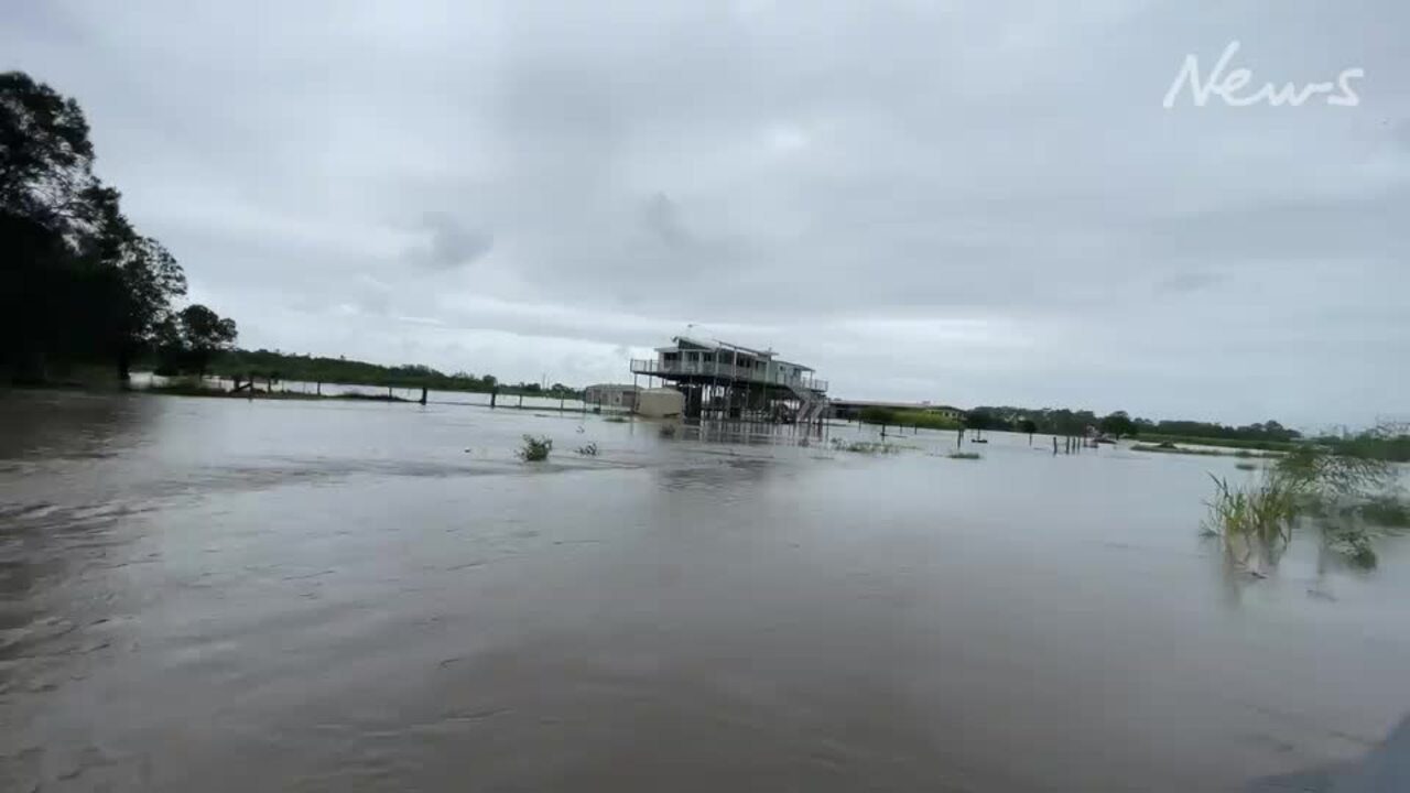 Hovercraft helping reach flooded Gold Coast communities